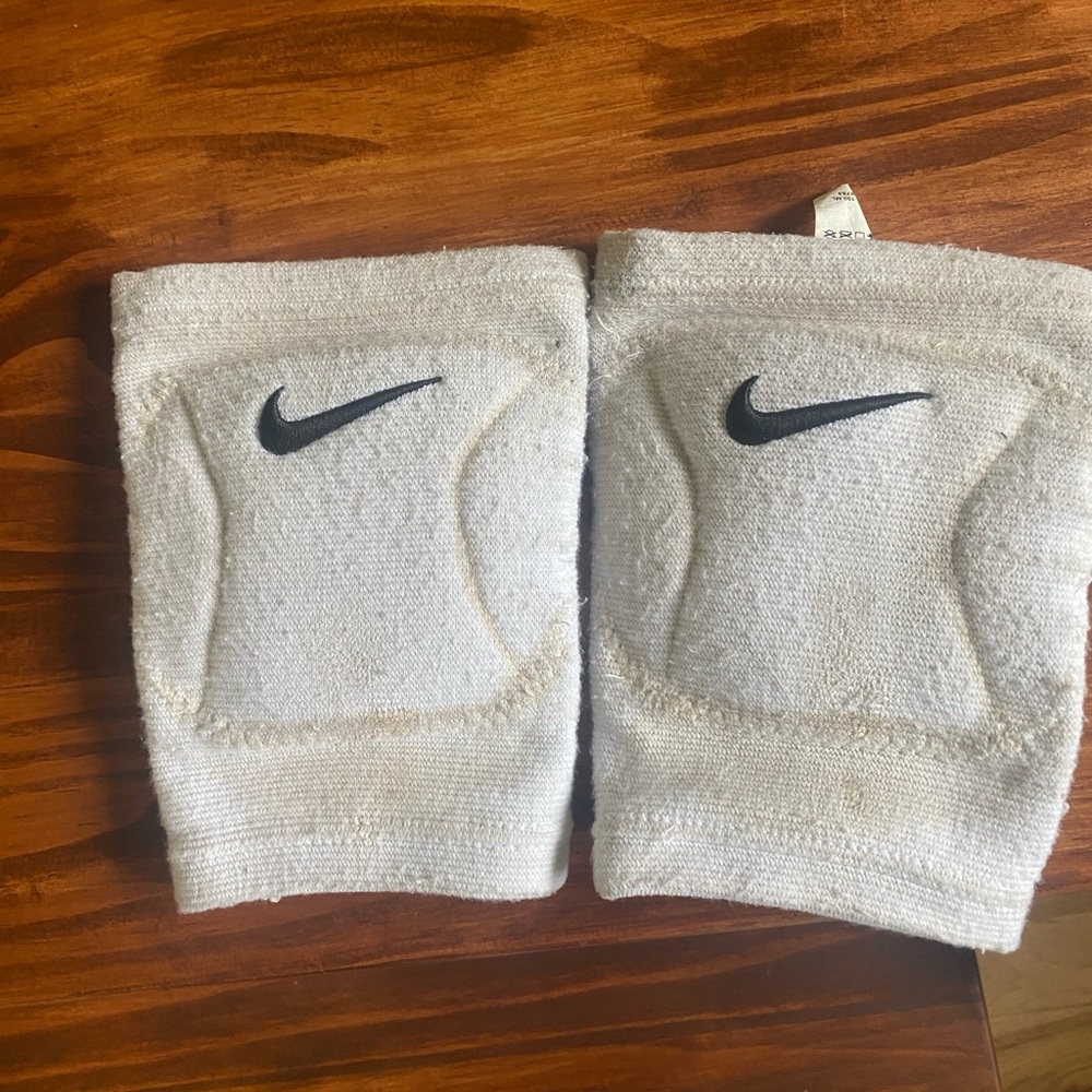 Nike volleyball knee pads